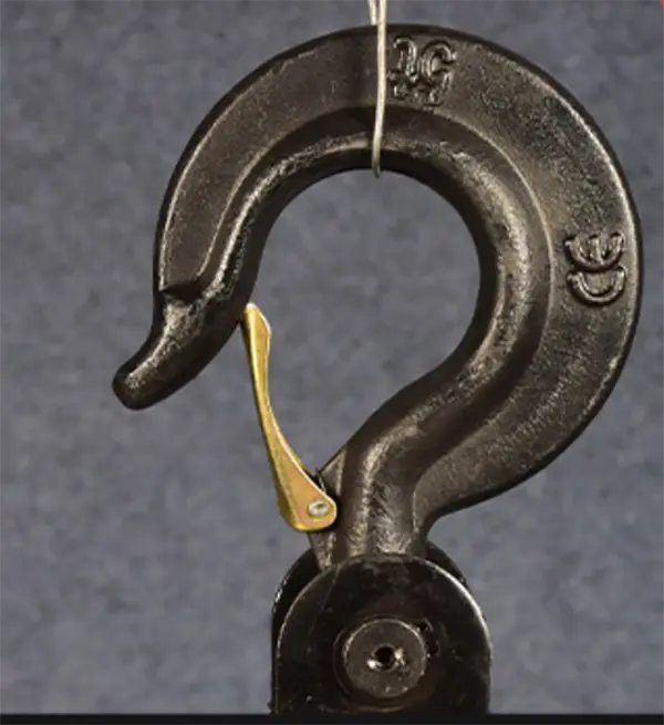Quenched manganese steel hook